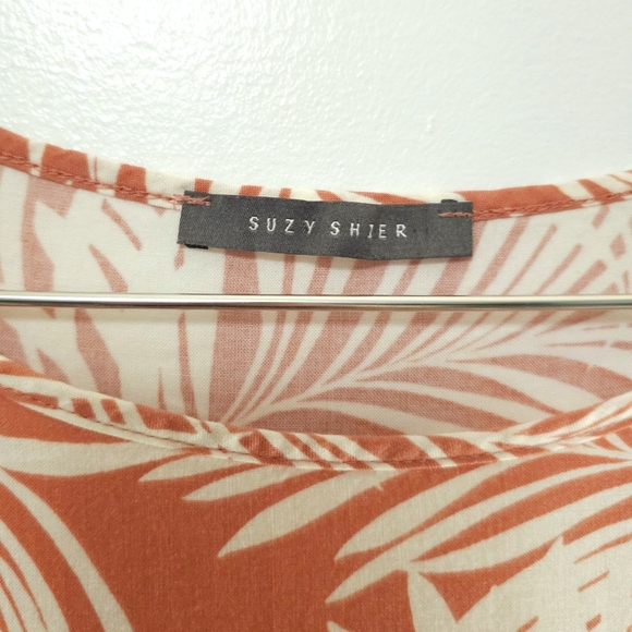 4/$20 🍒 | Palm Leaf Patterned Blouse - Picture 4 of 6